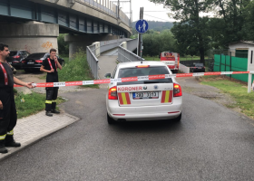 V Čerčanech našli tělo v rozkladu. Nejde ani pořádně určit pohlaví