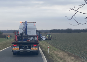 Dvě smrtelné nehody během dopoledne. Policisté mají plné ruce práce.