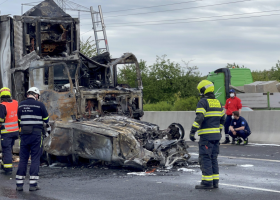 Dva lidské životy vyhasly na dálnici smrti během osmi hodin, jen 12 km od sebe