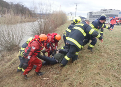 Hasiči museli muže z Bečvy zachránit a resuscitovat