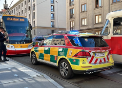 Smrtelná nehoda chodce a tramvaje v Podbabě