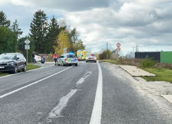 srážka vlaku a osobního auta