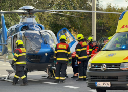 srážka vlaku a osobního auta