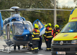 srážka vlaku a osobního auta